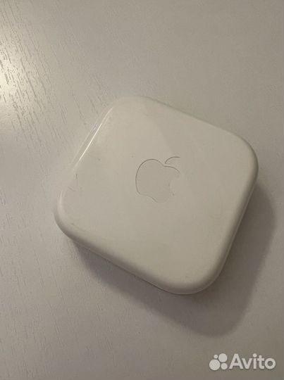Коробочка для наушников Apple с разъемом mini-jack