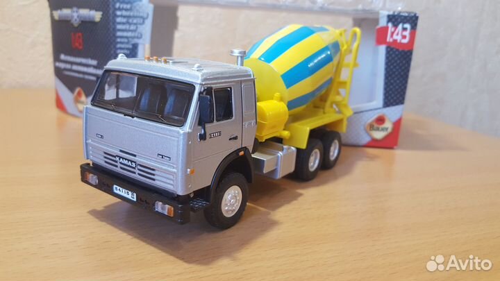 Авто модели 1:43 autobahn