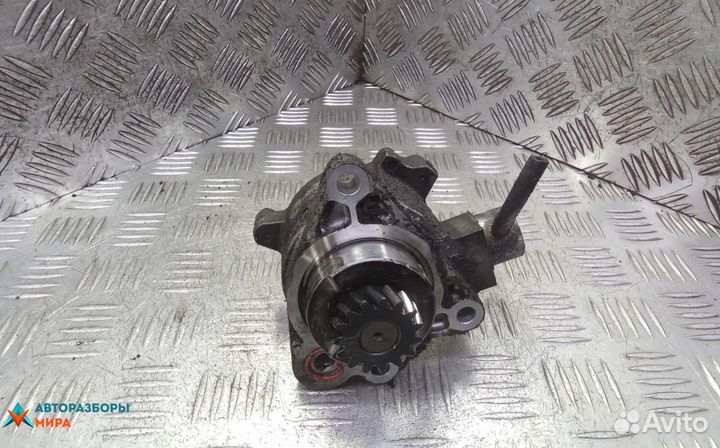 Насос вакуумный Mitsubishi Pajero 4 2009