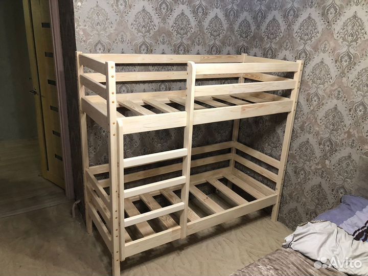 Двухярусная кровать