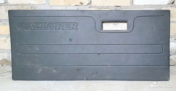Обшивка двери багажника Hyundai Galloper