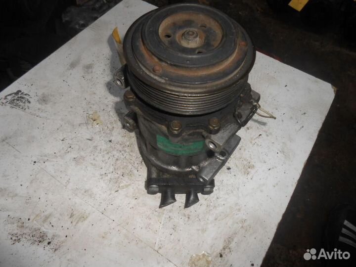 Компрессор системы кондиционирования Renault Lagun