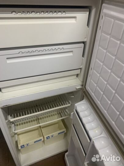 Холодильник бу бирюса