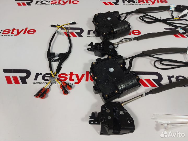 Доводчики дверей Lexus IS250 10-13г