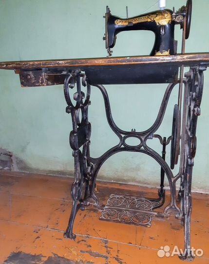 Продам швейную машину Госсшвеймашина без станины