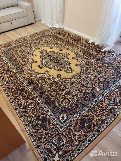 Ковер шерстяной