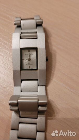 Часы наручные женские Q&Q