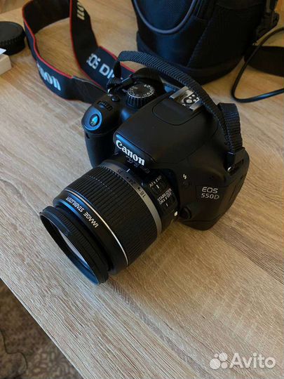 Зеркальный фотоаппарат Canon EOS 550D