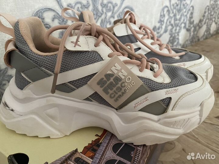 Кроссовки летние