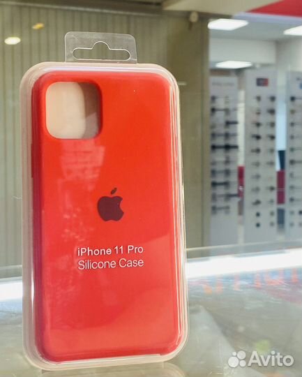Чехол на iPhone 11 pro красный