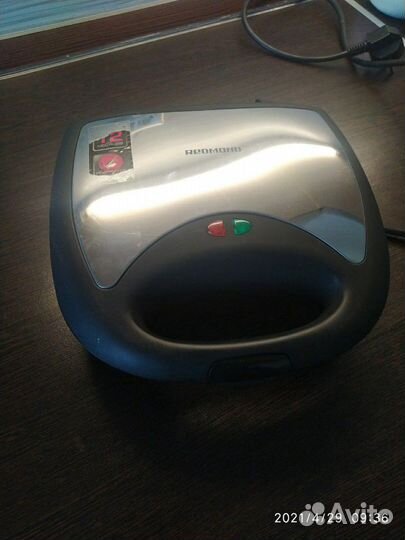 Сендвичница