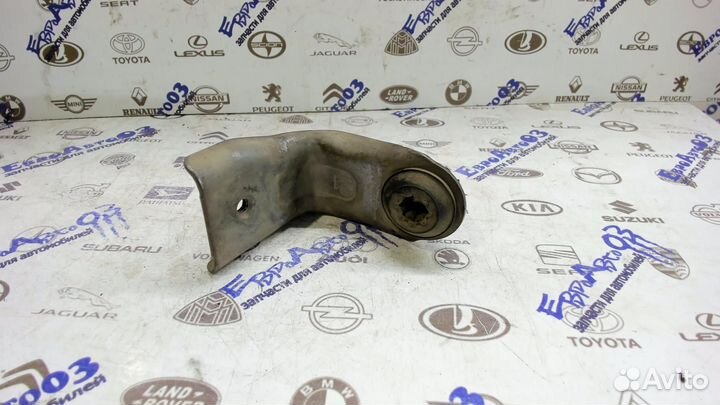 Кронштейн радиатора правый верхний Renault Sandero