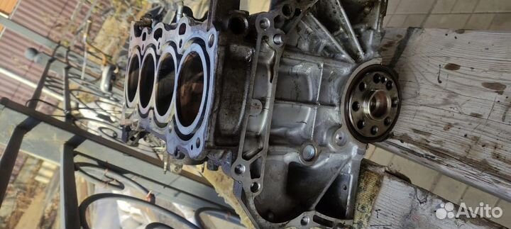 Коленвал и блок цилиндров