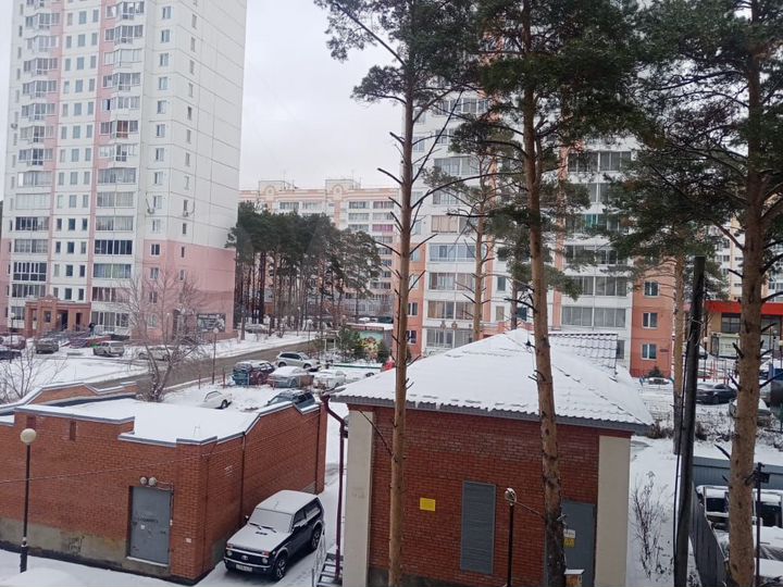 2-к. квартира, 65 м², 3/14 эт.