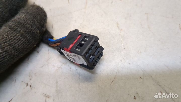 Амортизатор крышки багажника Nissan Murano 2014, 2015