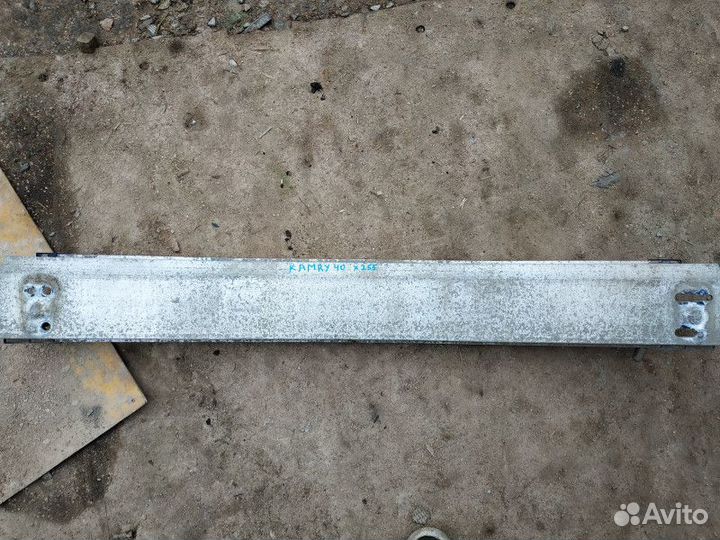 Усилитель бампера задний Toyota Camry 40