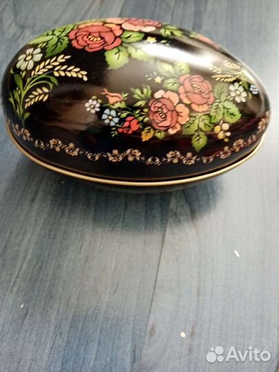 Жестяная банка, коробки