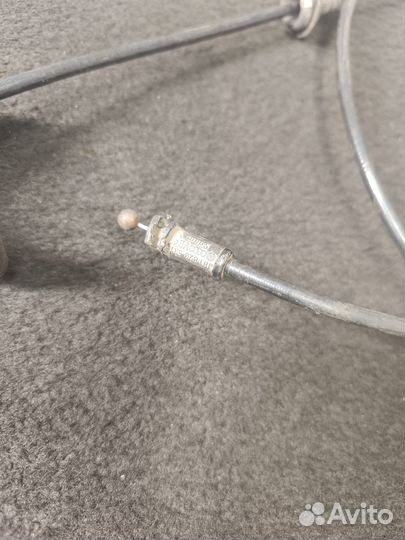 Трос открывания капота Volkswagen Golf 3