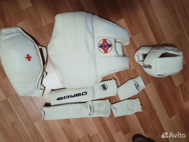 Кимоно р.155, защита, пояс каратэ,шеврон прайд