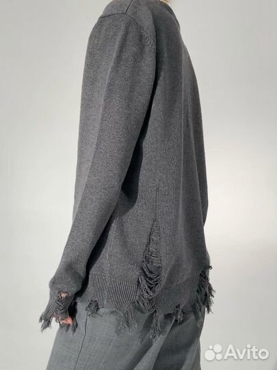 Серый джемпер