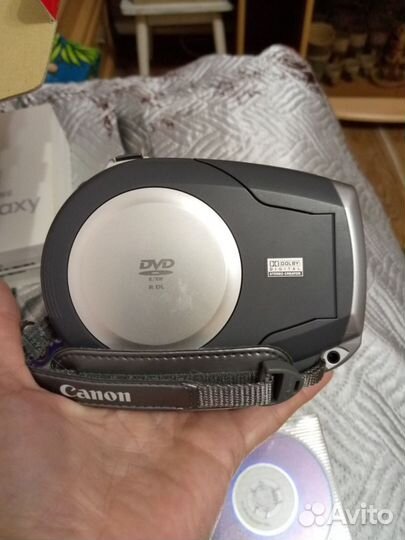 Видеокамера canon