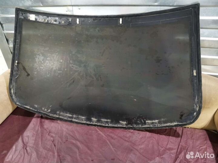Стекло заднее (BMW 5)