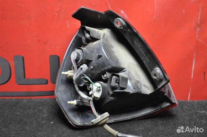 Фонарь задний правый nissan wingroad WFY11