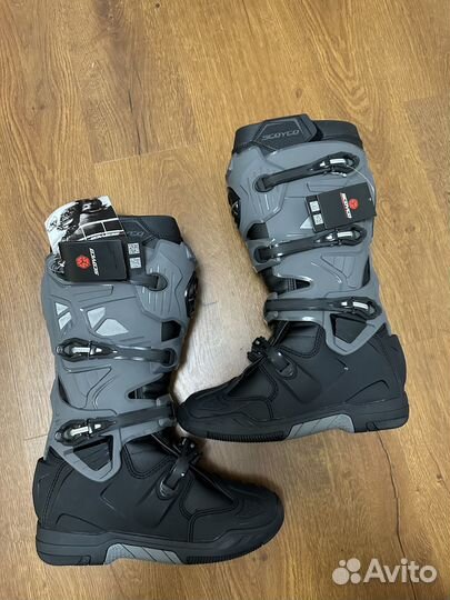 Мотоботы шарнирные для эндуро Scoyco MBM004 новые