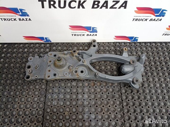 Кронштейн буксировочный правый Daf XF106