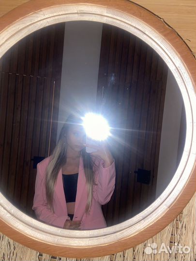 Розовый пиджак