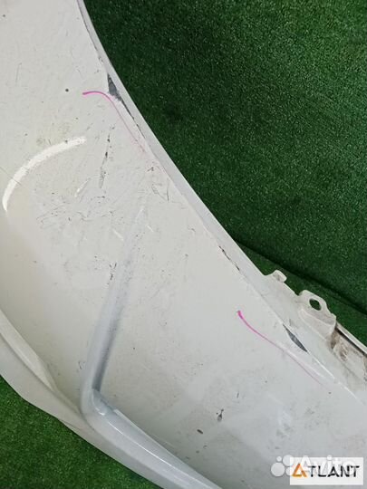 Бампер передний toyota isis