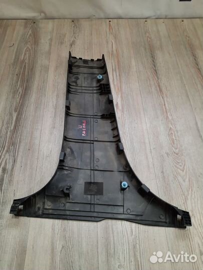 Обшивка средней стойки накладка ремня безопасности