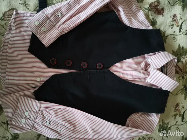 Жилеты для мальчика 140 р