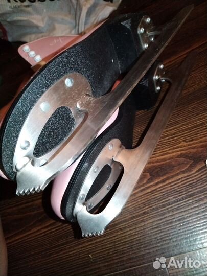 Фигурные коньки новые р.40