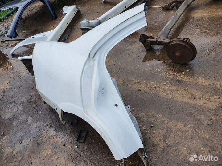 Крыло заднее правое Nissan Almera Classic B10