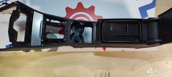 Центральная консоль подлокотник Volkswagen Passat