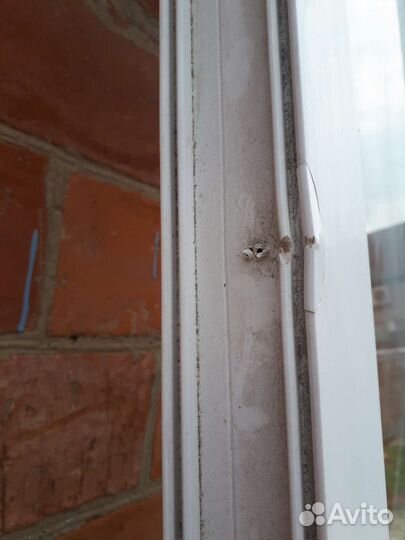 Дверь металлопластиковая балконная с окном