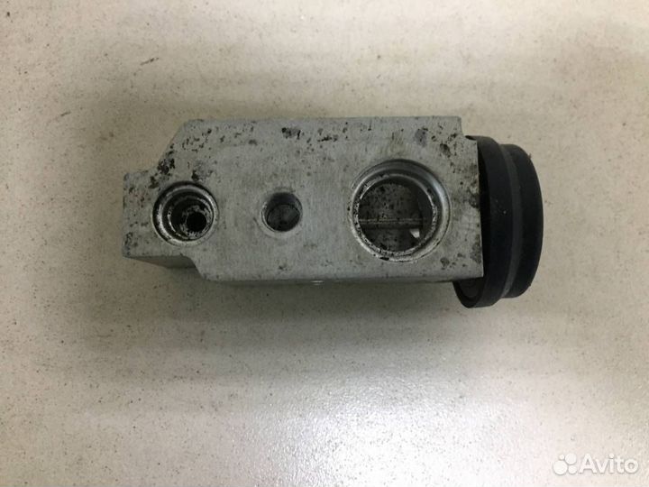 Б/У Клапан кондиционера 976264L000 Hyundai-KIA