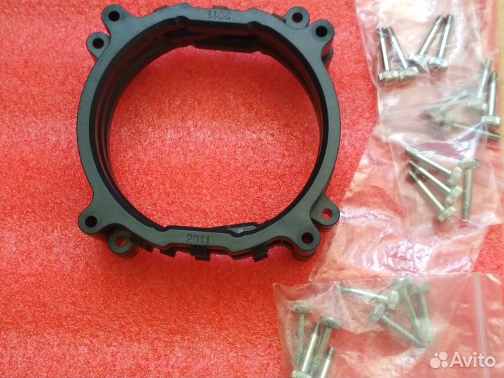 Разный крепеж систем охлаждения процессоров. Винты