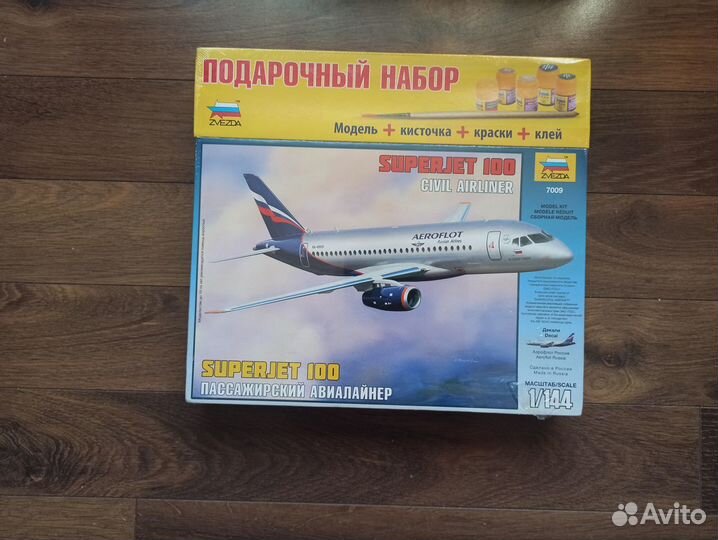 Сборная модель Сухой Суперджет 1:144 (набор)