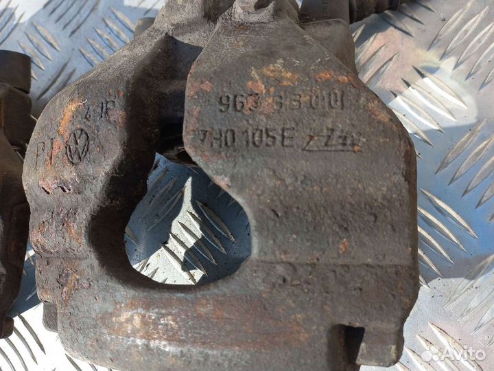 VW T5 суппорта передние 7H0106C/105E ATE