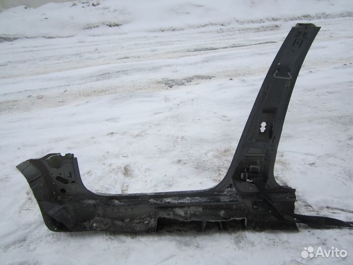 Правый с стойкой порог Skoda Octavia A7