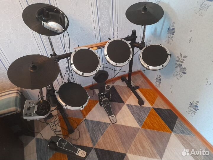 Электронная барабанная установка Behringer XD8USB