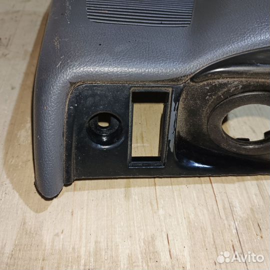 Накладка торпеды Toyota Hiace 1996г