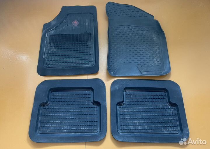 Автомобильные коврики резиновые
