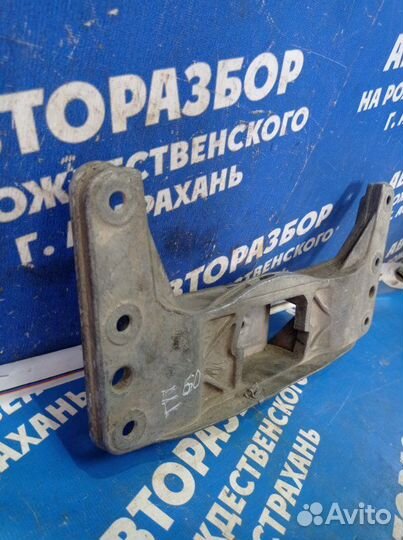 Кронштейн кпп Bmw E60 седан N52B25 2007