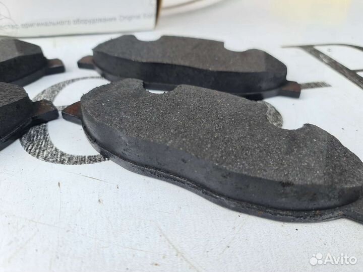 Тормозные колодки передние Mercedes W639