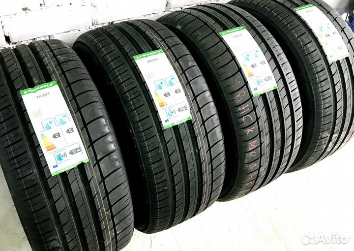 Triangle Sports TH201 275/40 R22 110Z