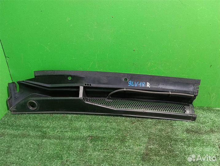 Решетка стеклоочистителей правая Citroen C4 Picas