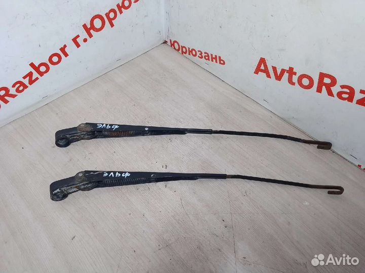 Поводок дворника Isuzu Elf NKR 66E усколобый